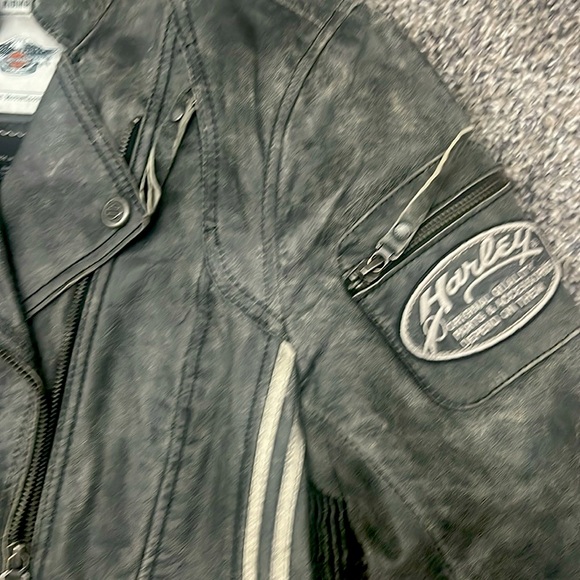 Harley Davidson women’s distressed gray leather jacket - Picture 4 of 5